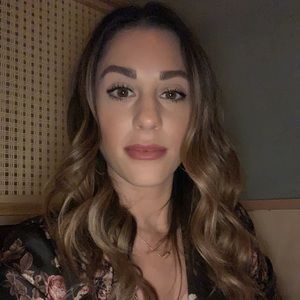 Meet your Posher, Alexandra